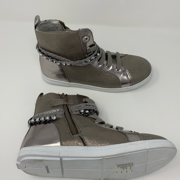 Host Pick ⭐️| Stuart Weitzman Heather High (girls 5) - Picture 3 of 8